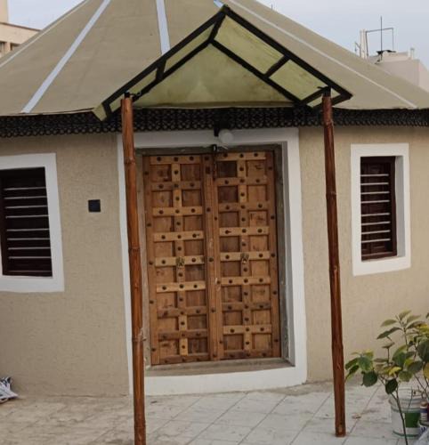 Bhuj House | Om Niwas Bhunga