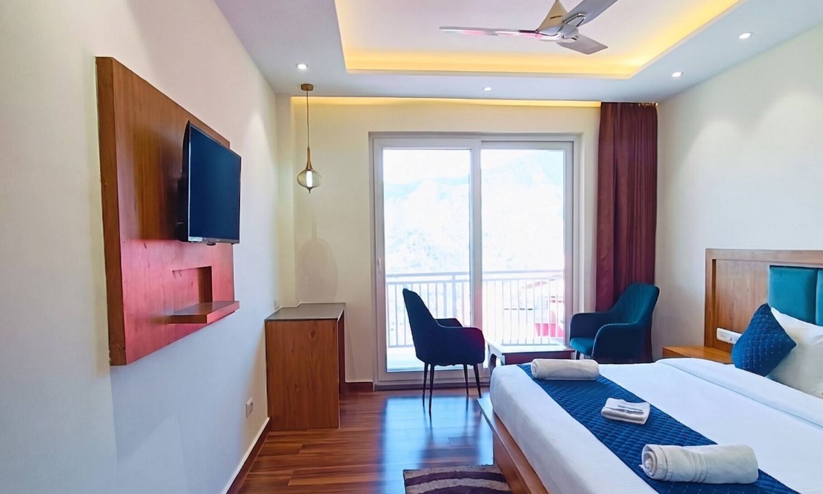 Bathri Hotel | OnlyStay Luxe House Dalhousie