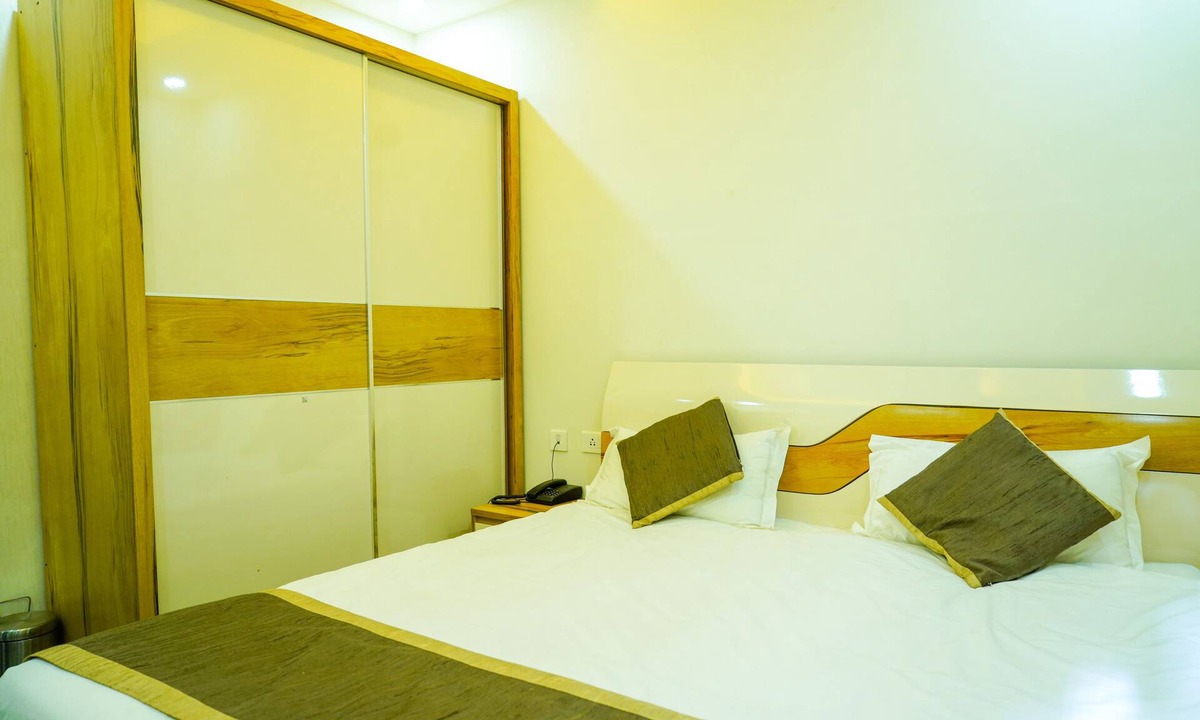 Stone House Area Hotel | Oriental Grand