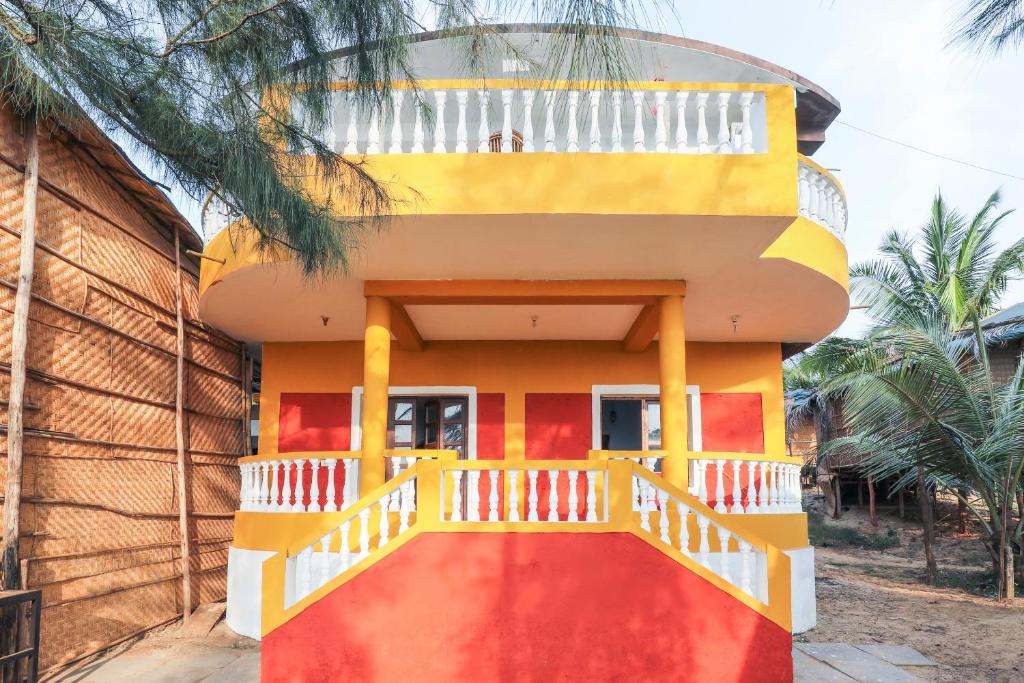 Mandrem Hotel | OYO 64372 Dolphin Beach Resort