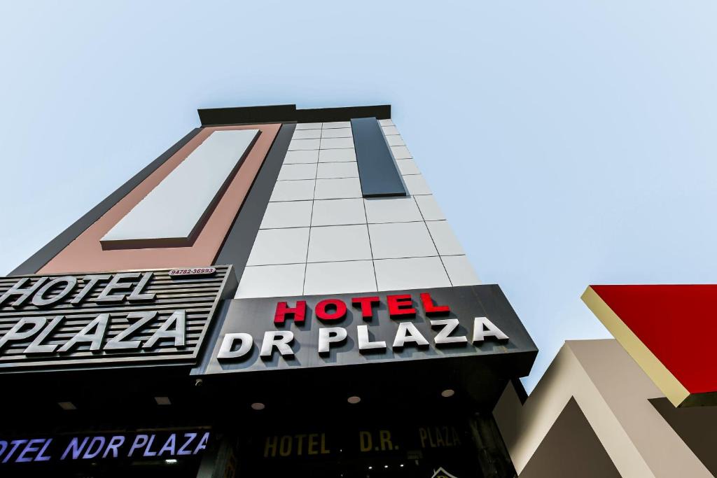 Bathinda Hotel | OYO Dr Plaza