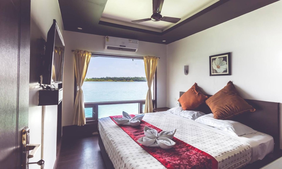 Tonse West Hotel | Paradise Lagoon
