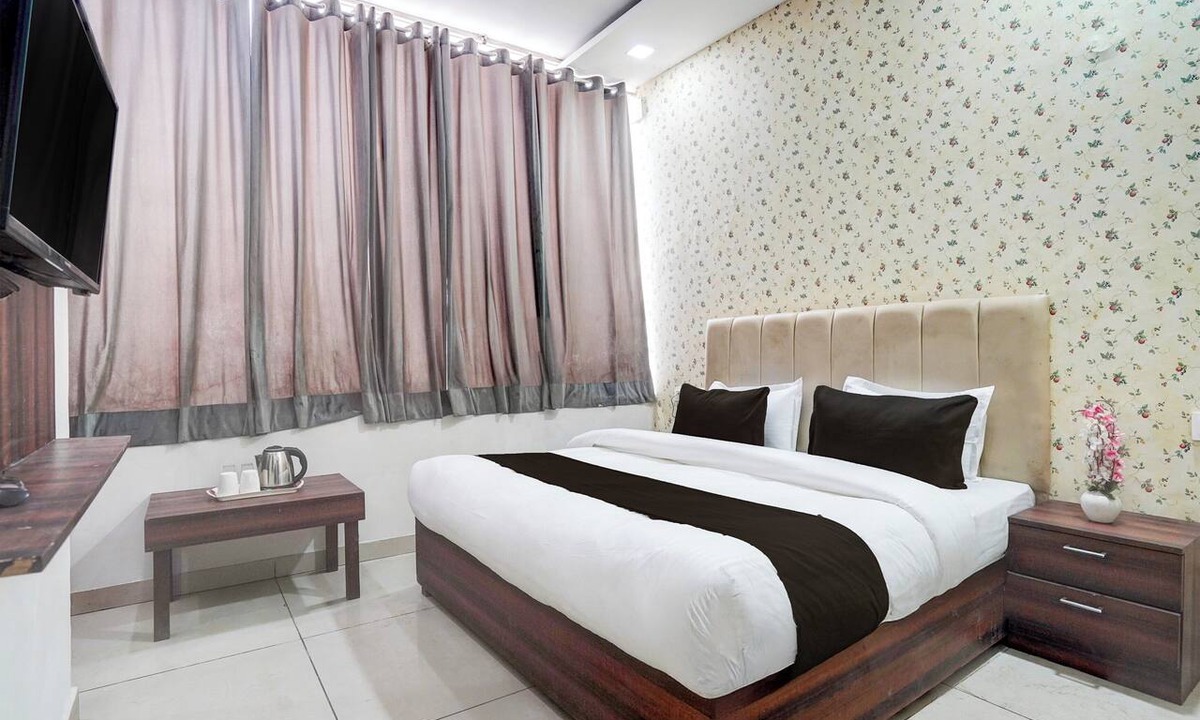 Zirakpur Hotel | Patiala Road Crossway Zirakpur