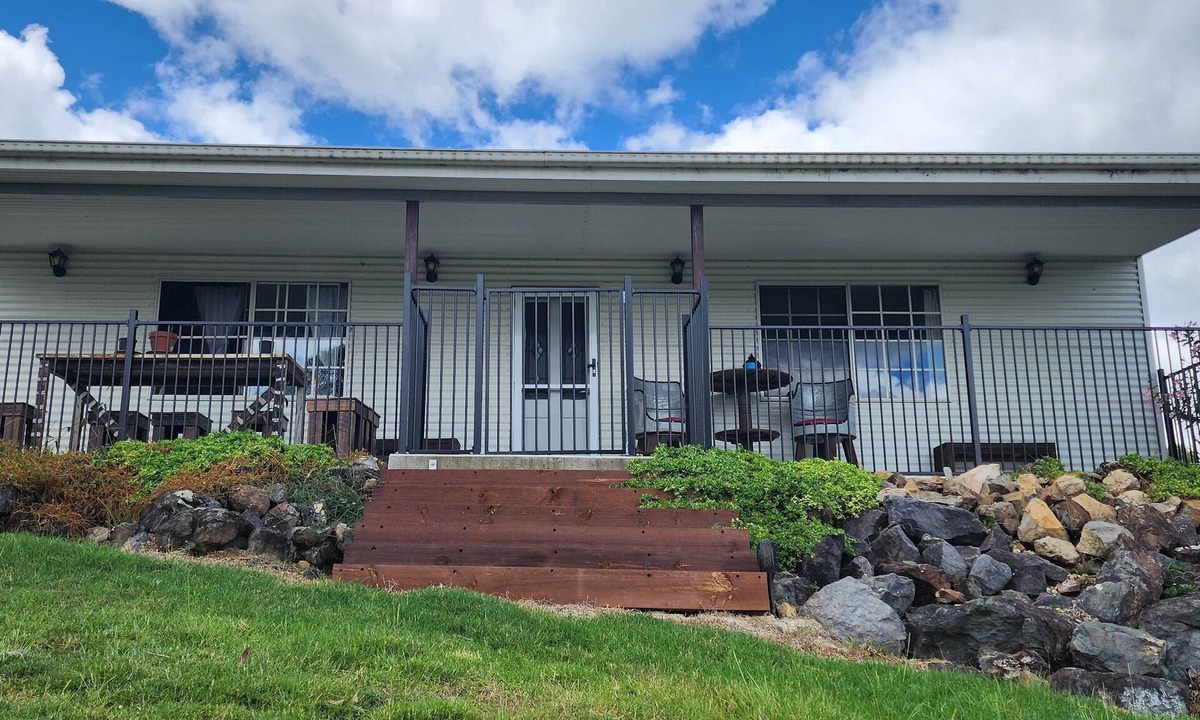 Drake House | Peace and tranquility hidden on the eastern edge of the New England NSW.