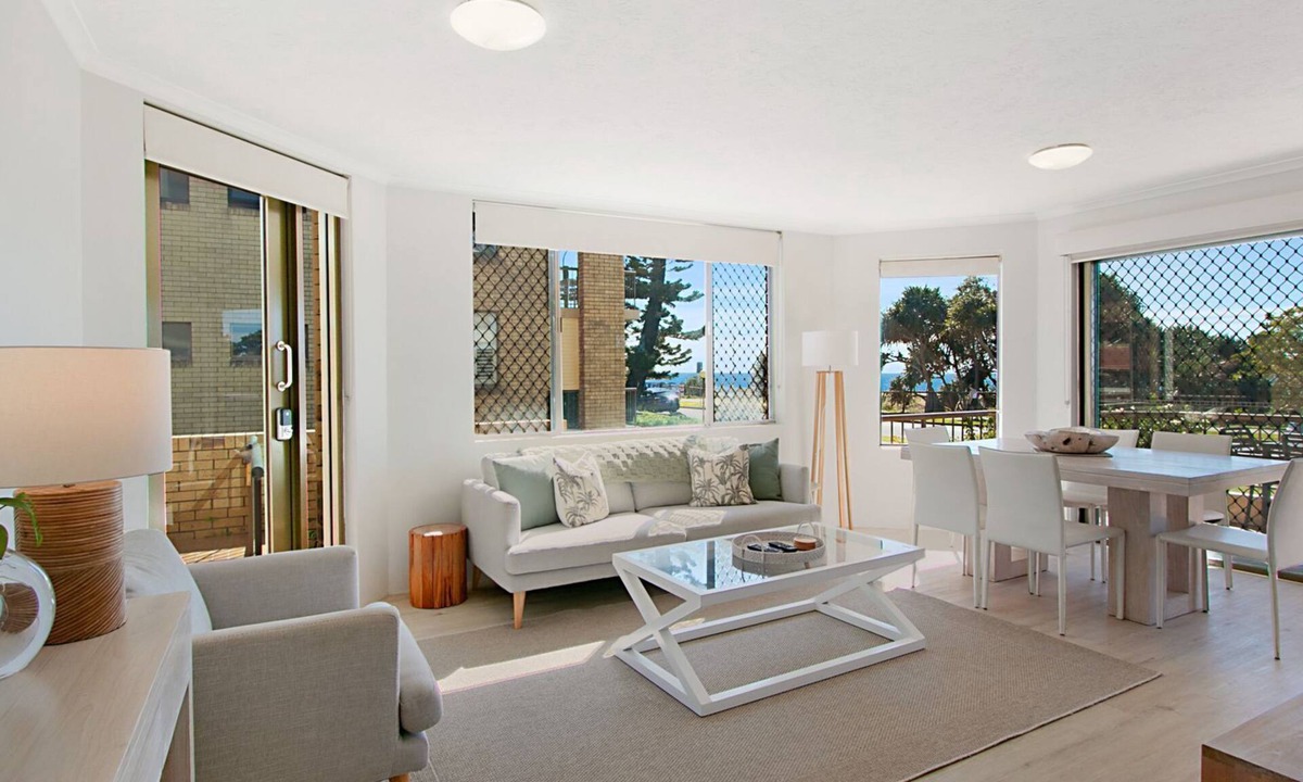 Bilinga Apartment | Point View Lodge 2 - Ground Floor Beachfront Bilinga - Linen Provided