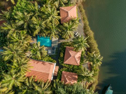 Canacona Hotel | Pont Bleu Suites - boutique hotel -Riverside & Pool