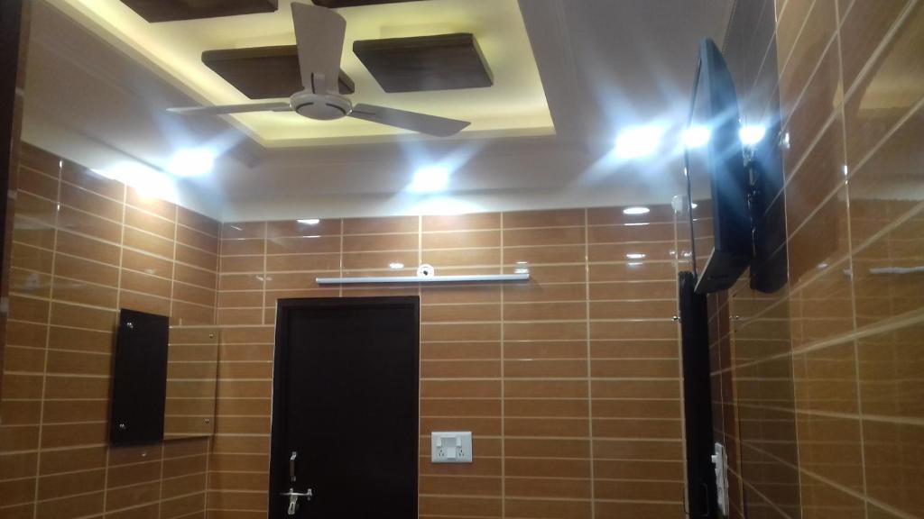 Lajpat Nagar Apartment | Posh Sdelhi Foreigners Area, Vsafe, Lajpat Ngr-2