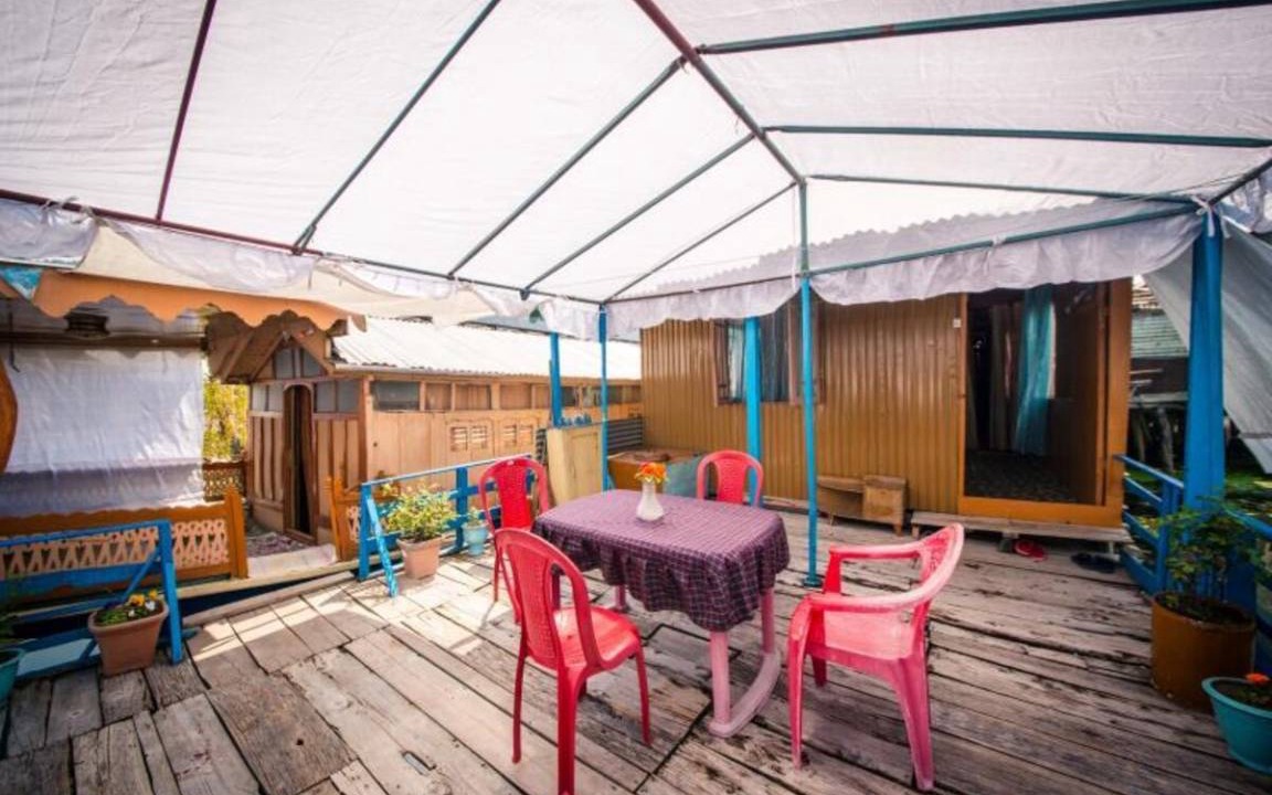 Dal Lake Cabin | Private room ∙ 2 guests