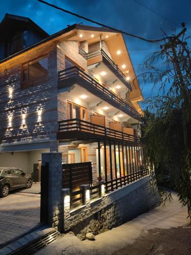 Manali Ski Chalet | Private Villa Alpine Escape 6BHK