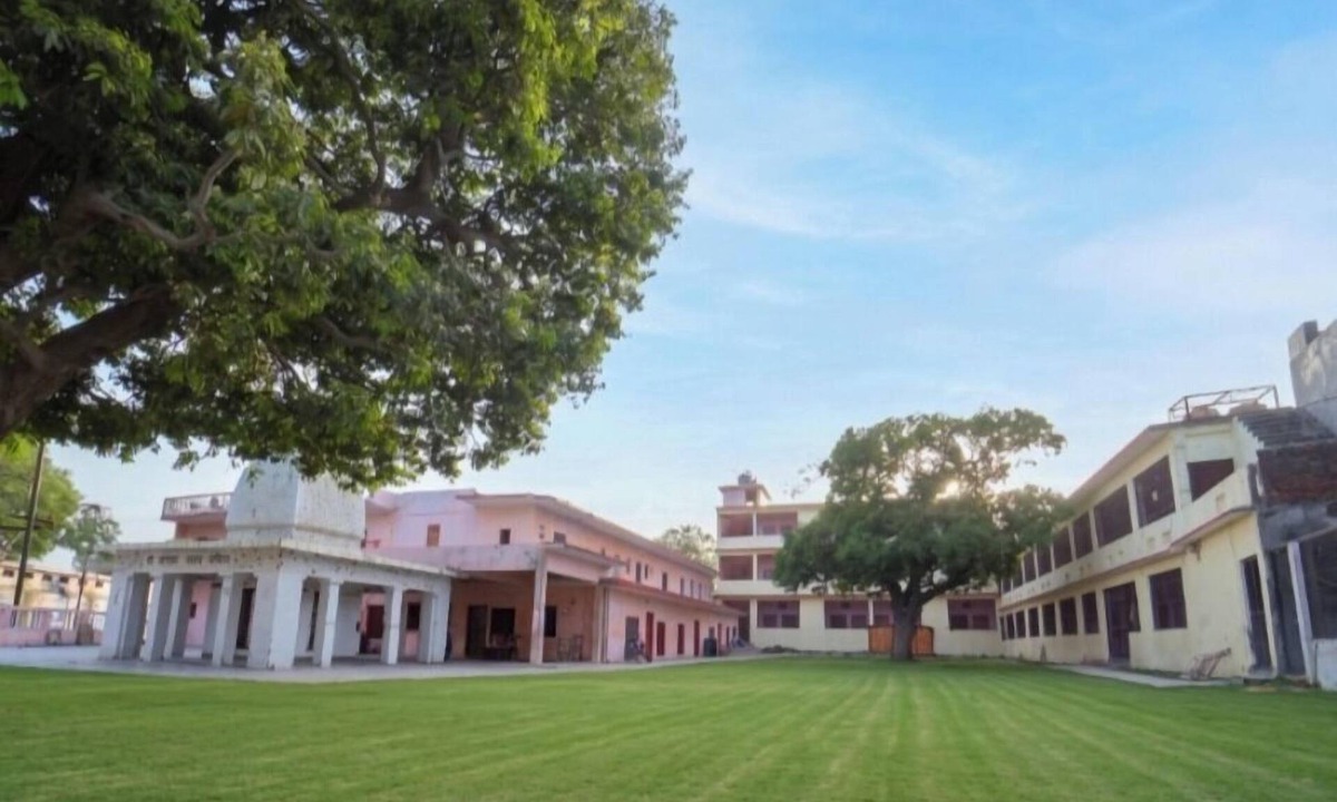 Faizabad Hotel | Pujya Manas Kokil Dharamshala Ayodhya