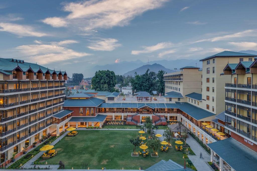 Srinagar Hotel | Radisson Collection Hotel & Spa, Riverfront Srinagar