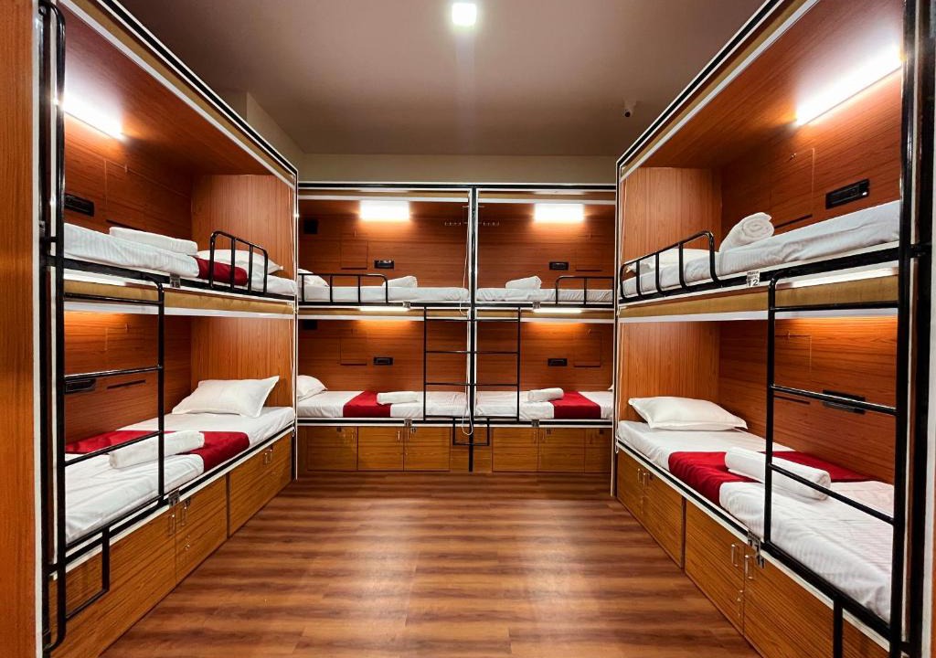 Sector 11 Hostel | Rahul Men's AC Dormitory