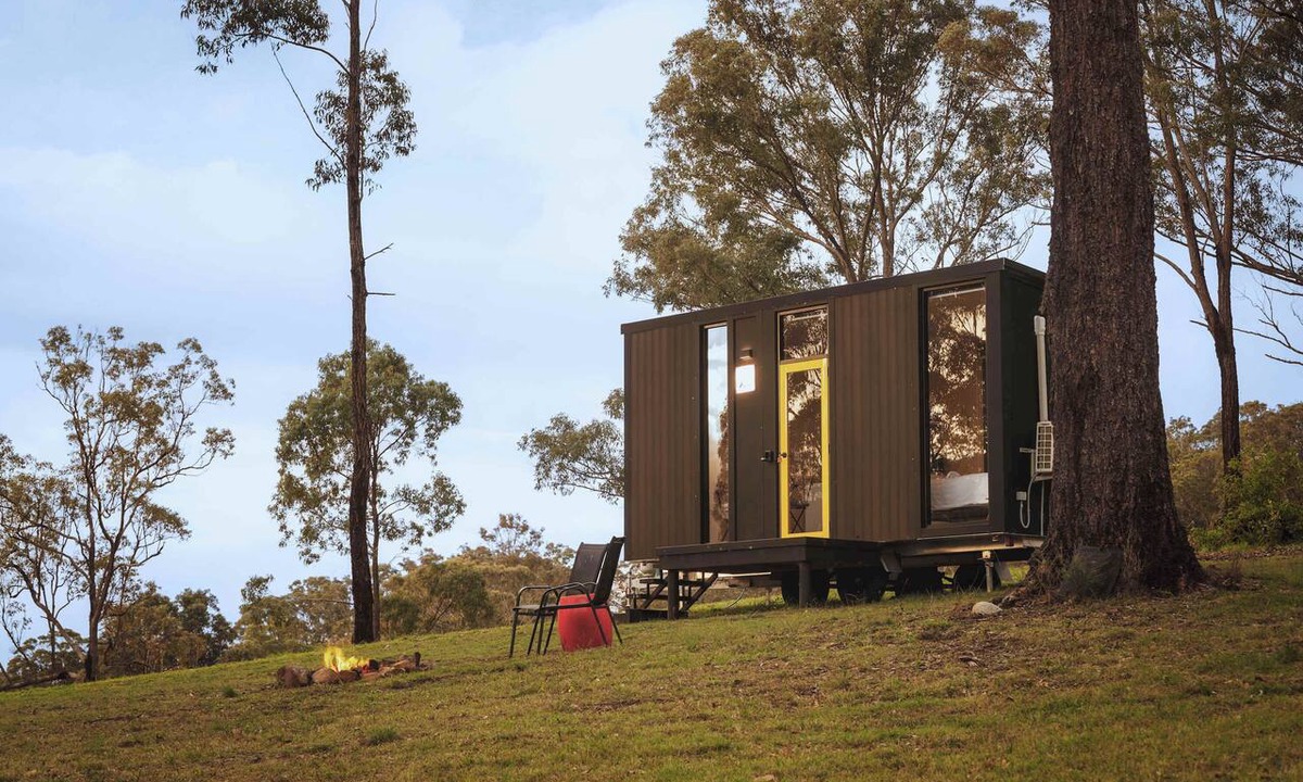 Rainbow Flat House | Rainbow Retreat by Tiny Away