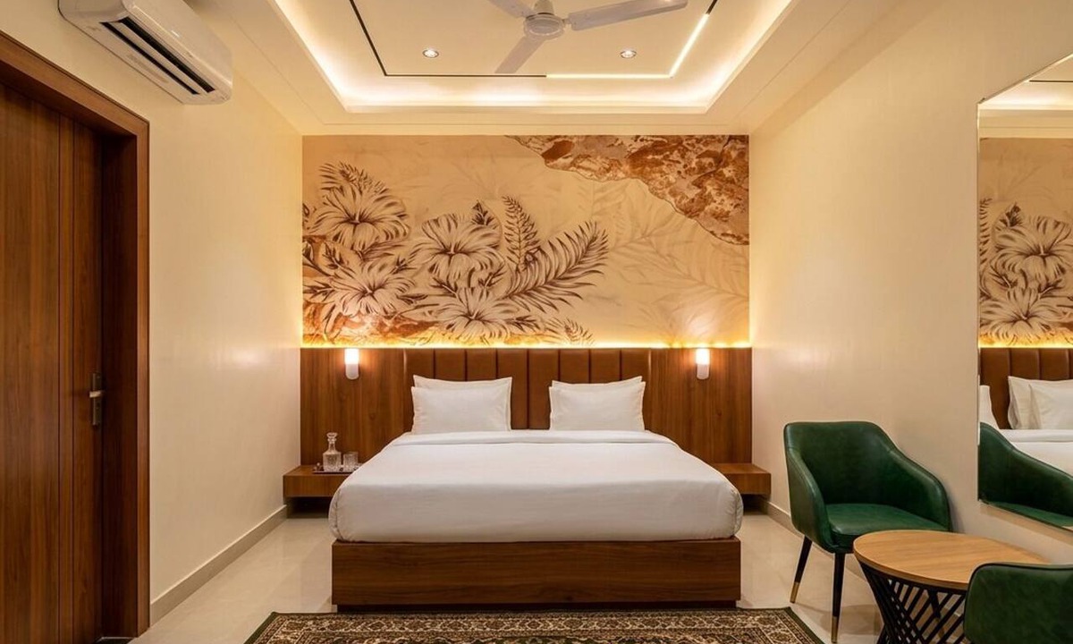Vrindavan Resort | RAS VILAS PALACE - Beside Prem Mandir, Vrindavan