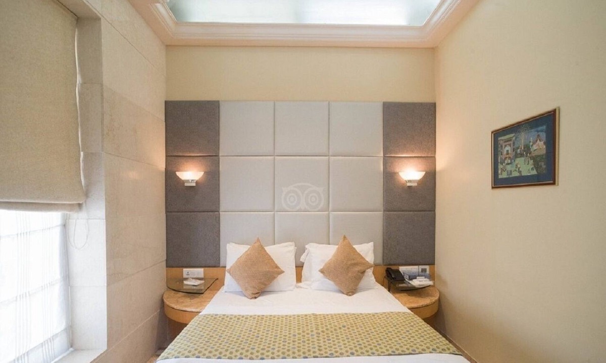 Wellington Pier Hotel | Regent Hotel