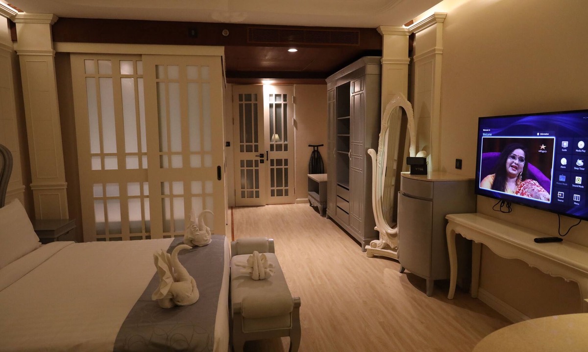Navalur Hotel | Regenta Central RS - Chennai