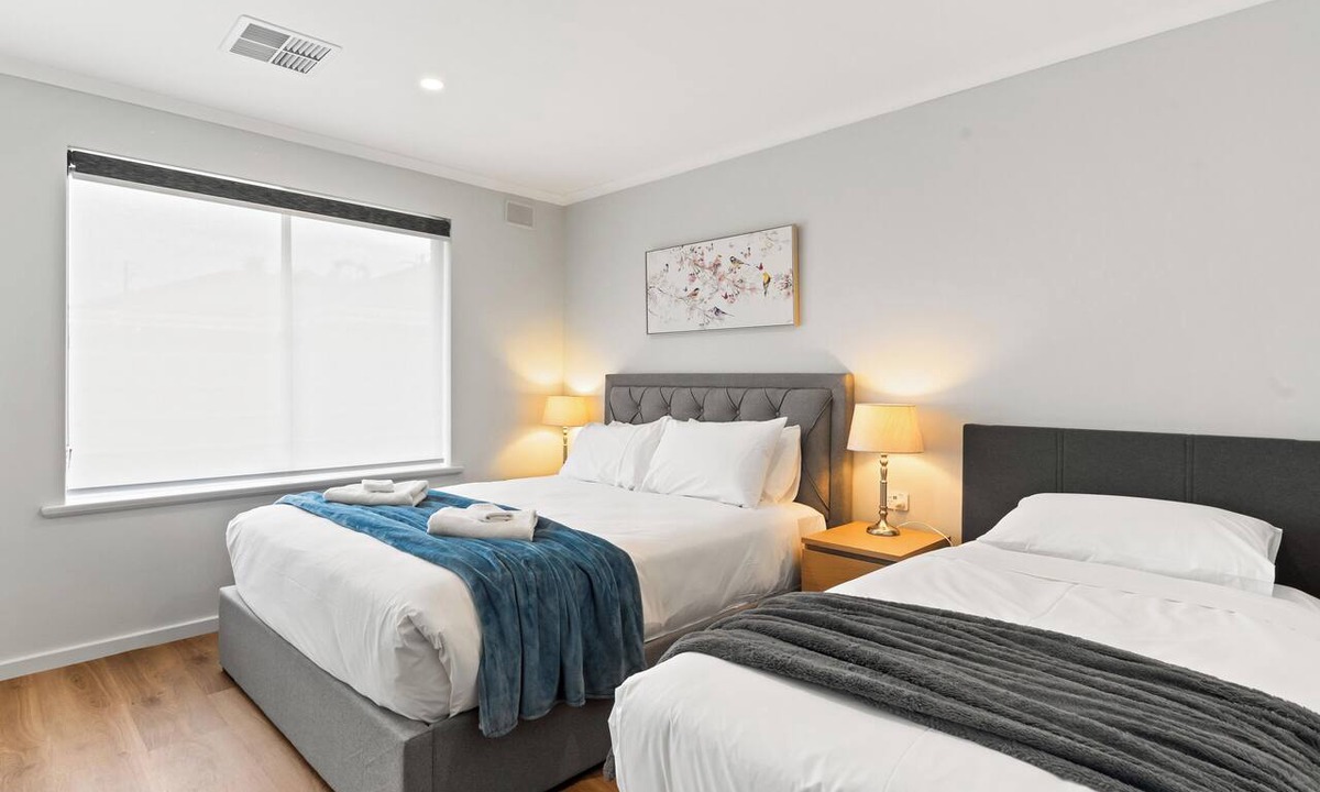 Payneham South Condo | Rest easy in this cozy, quiet and secure, 2 bedroom unit in Payneham South with no stairs. Linen hire included + Aircon throughout. Easy free parking & wifi too!