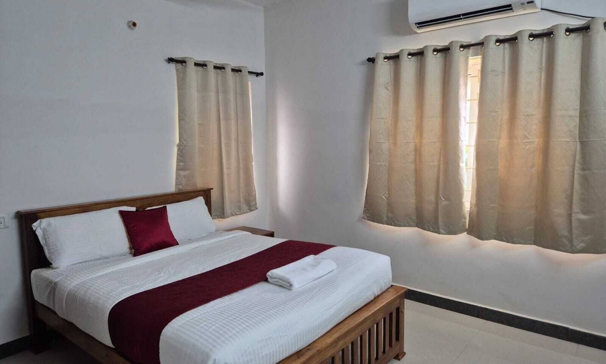 Manapakkam Hotel | Rivera Nest