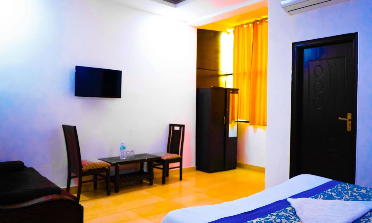 Vasant Kunj Hotel | Roomshala 051 Ashok Palace
