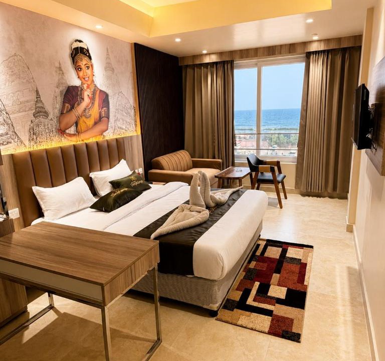 Puri Hotel | Royale DEEPGANGA - Sea View Hotel Near Lighthouse - Free Parking & Restaurant Facility