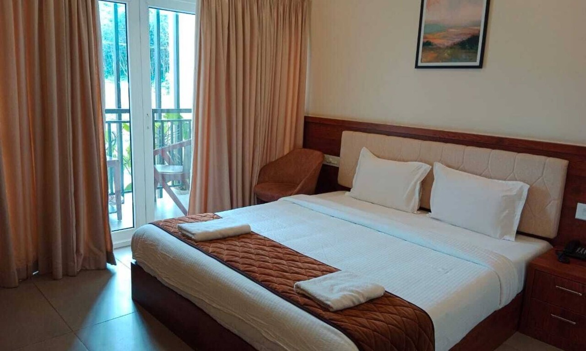 Kanjirappally Hotel | Royalton Residency