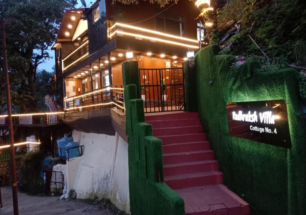 The Mall Road Villa | Rudhraksh Villa 4BR- Perfect Vacay Villa
