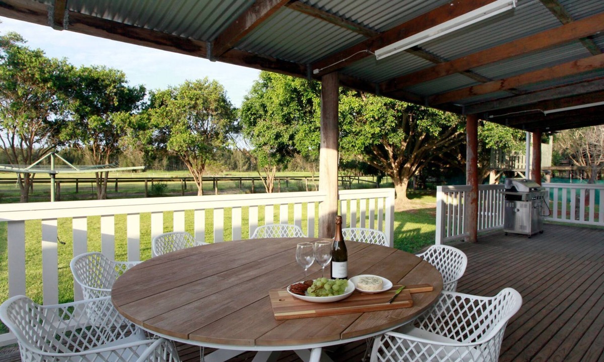 Anna Bay House | Sahara Trails Complex - Coastal countryside escape for the extended family - with horse riding!