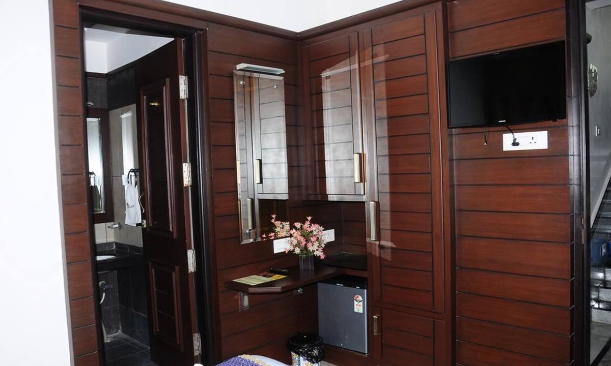 Chromepet Hotel | Sai Enclave Residency