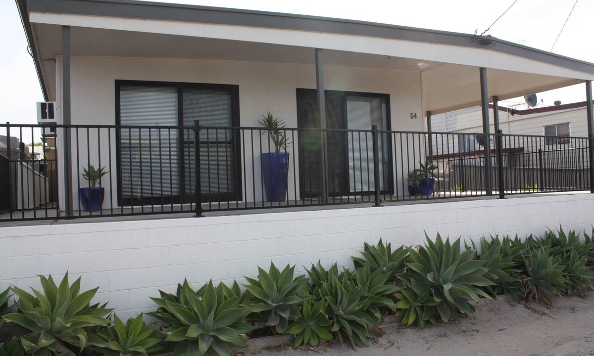 Marion Bay House | Salty Verandah - Perfect position in the Original Township