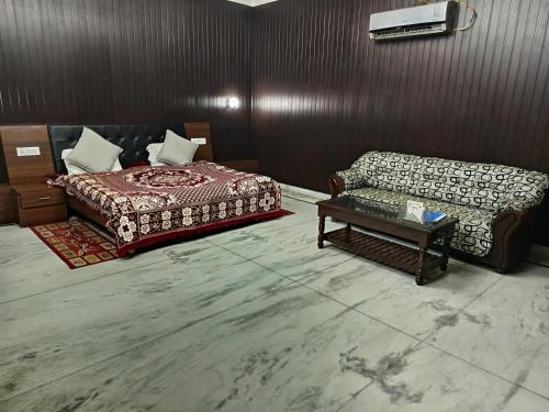 Naugarh Hotel | Satkar palace hotel