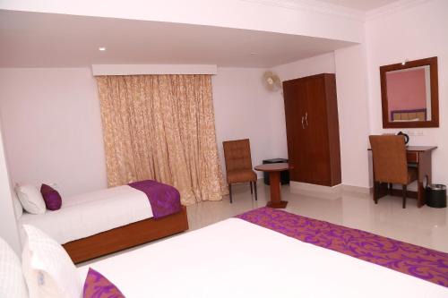 Kanchipuram Hotel | Sbk Park Inn