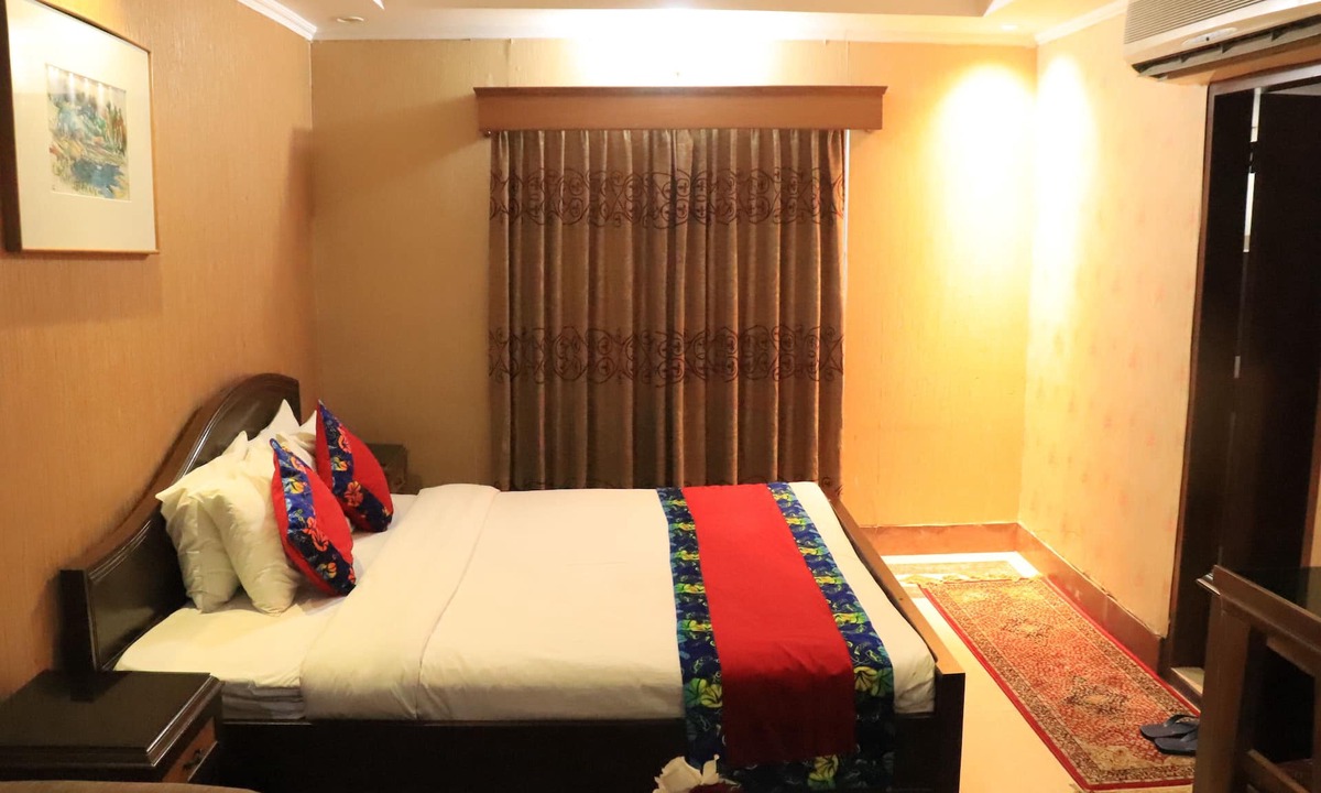 Uttara Hotel | Sea Shell Hotel & Restaurant