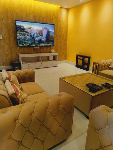 Sualkuchi Apartment | Shanti Manor Inn with Balcony n Party Hall