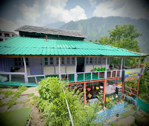 Tosh Hostel | Shivaay homestay,cafe