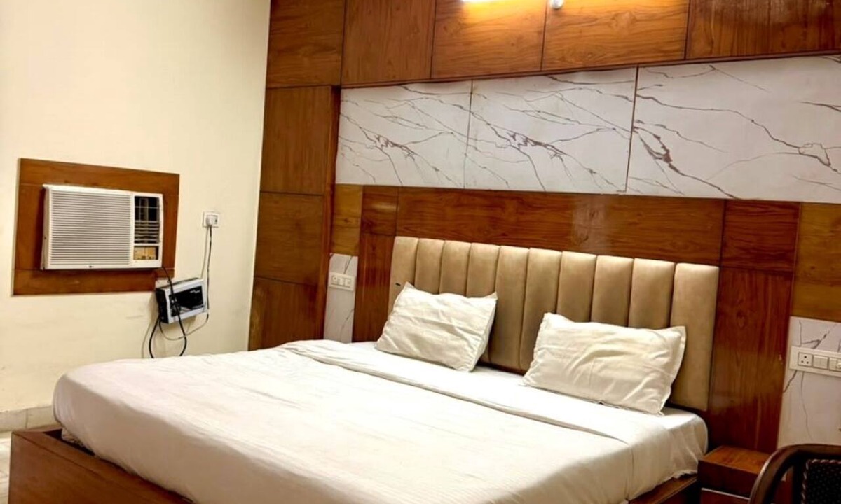 Mayapur Hotel | Shivmurti Grand