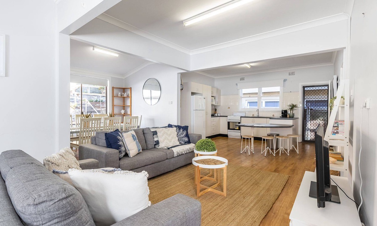 Nelson Bay House | Silver Sands Back 29B - Across from Nelson Bay Beach and only a 600m walk to town