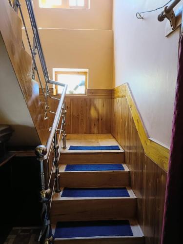Leh Apartment | Skitsal