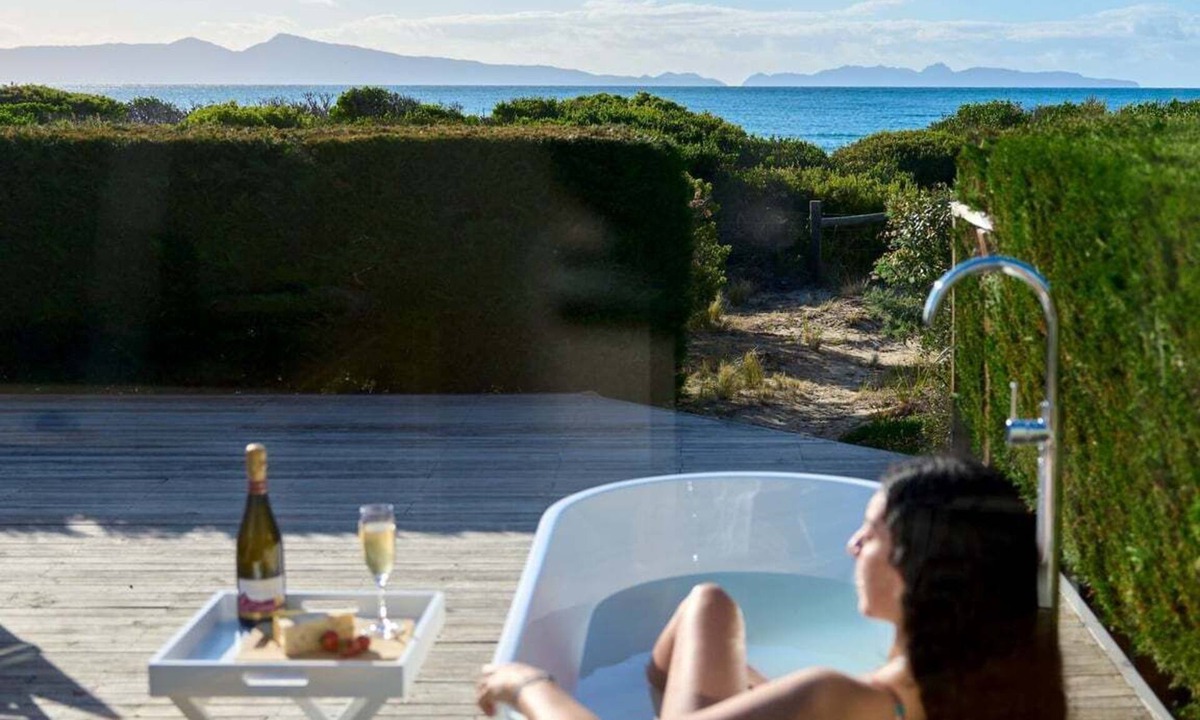 Dolphin Sands House | Southerlys Beach House - Freycinet Holiday Houses