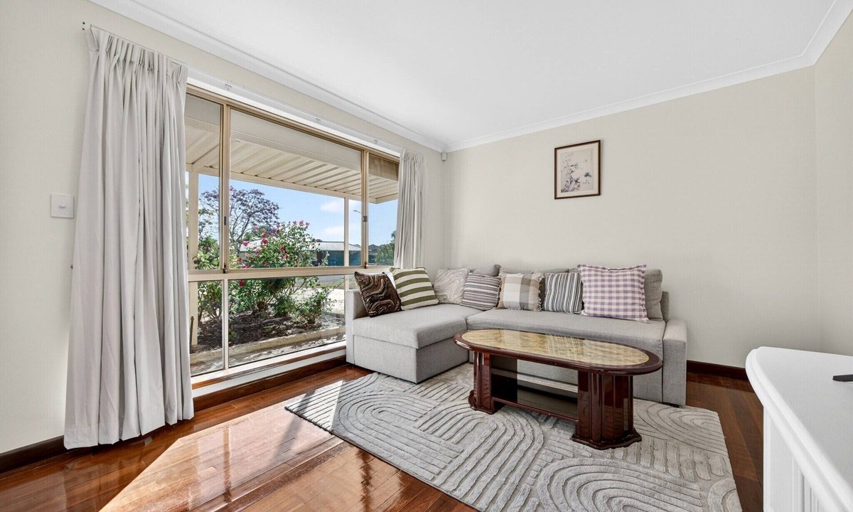 Dudley Park Apartment | Spacious 4-Bed House with Private Garage