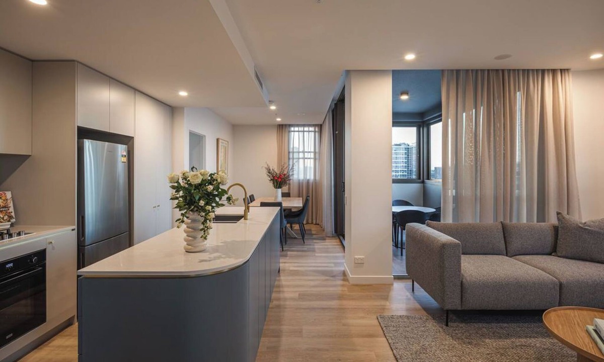 Fortitude Valley Apartment | Spacious & stylish apartment in James Street Precinct with pool, gym and rooftop