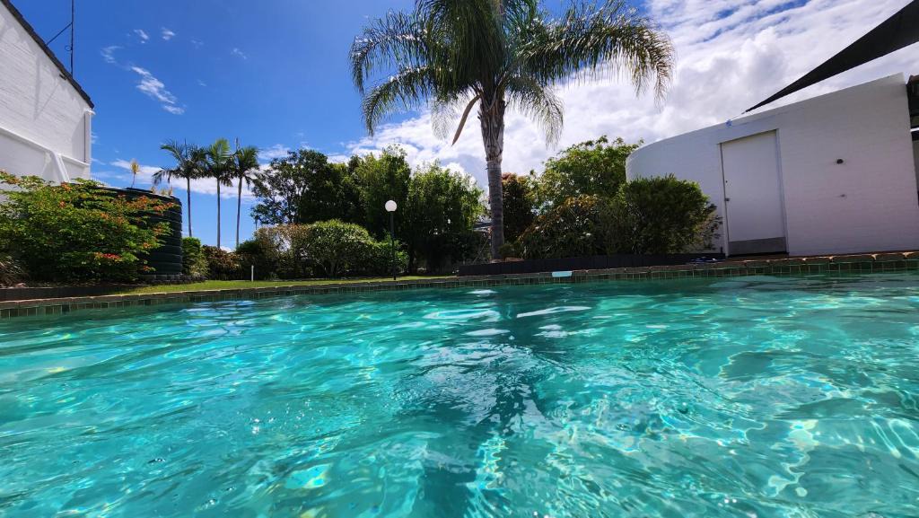 Sandstone Point Apartment | Spinnaker Waters - Entire 2 Bedroom Apartment at Sandstone Point