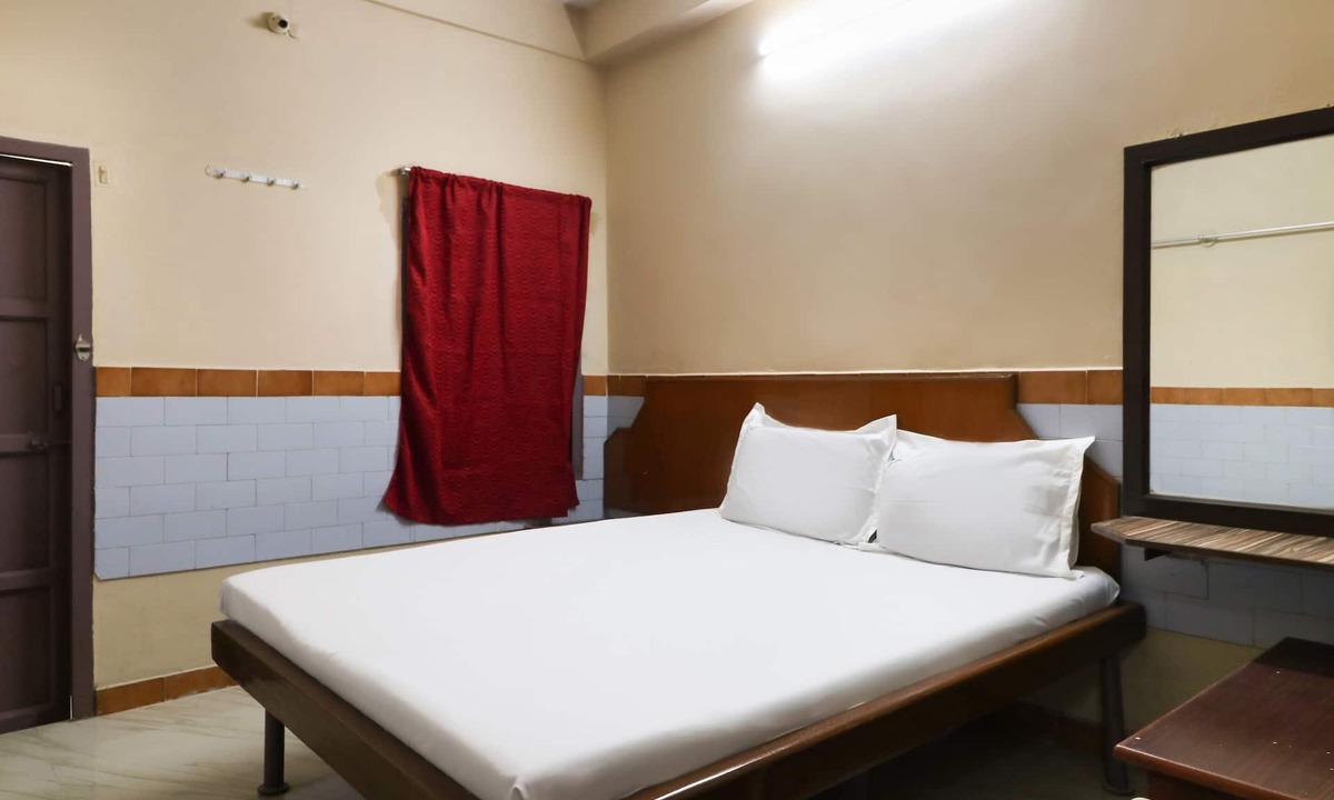 Central Chennai Hotel | SPOT ON 46343 Jayanthi Mansion