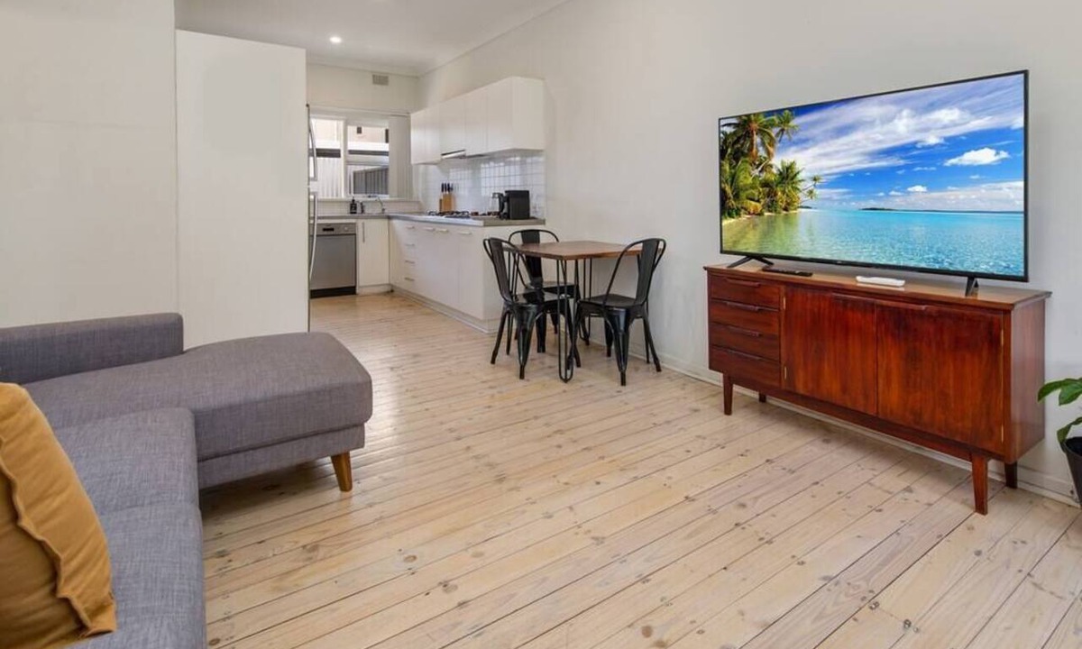 Glenelg South Condo | Stay Here On Pier- 2 Bdrm, Sleeps 4, Beach, Wifi