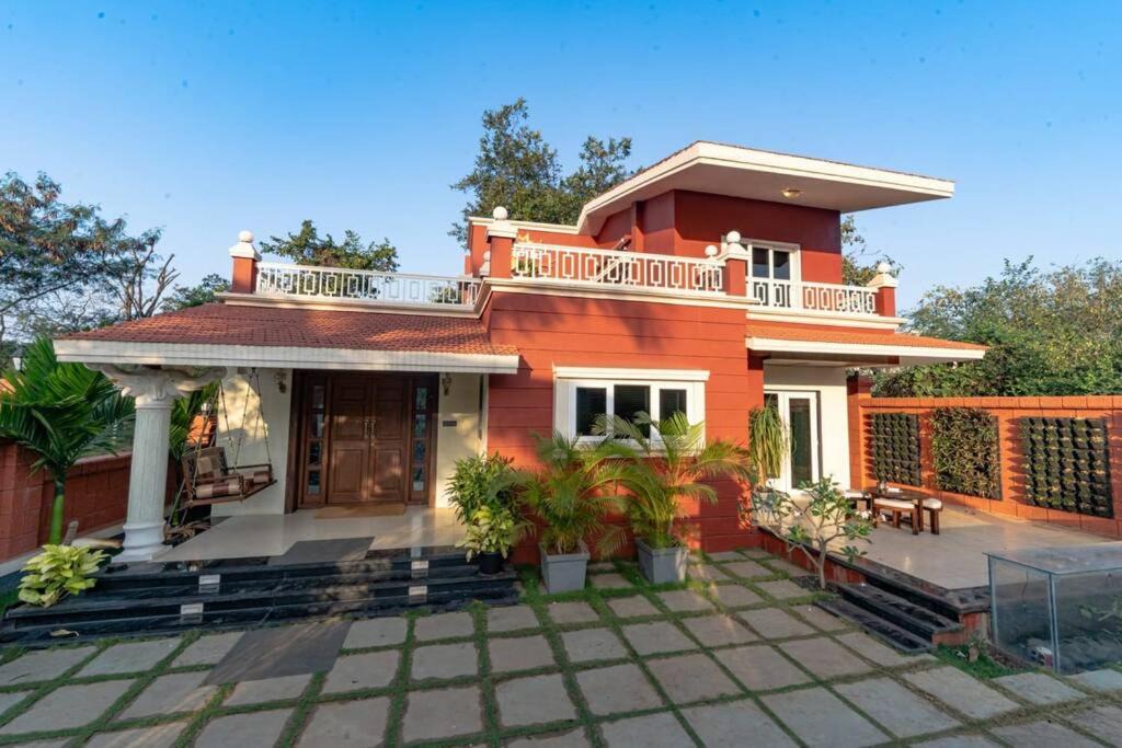 Chendhare Villa | Stay Leisurely Clair De Lune 2BHK pvt jacuzzi, Alibaug