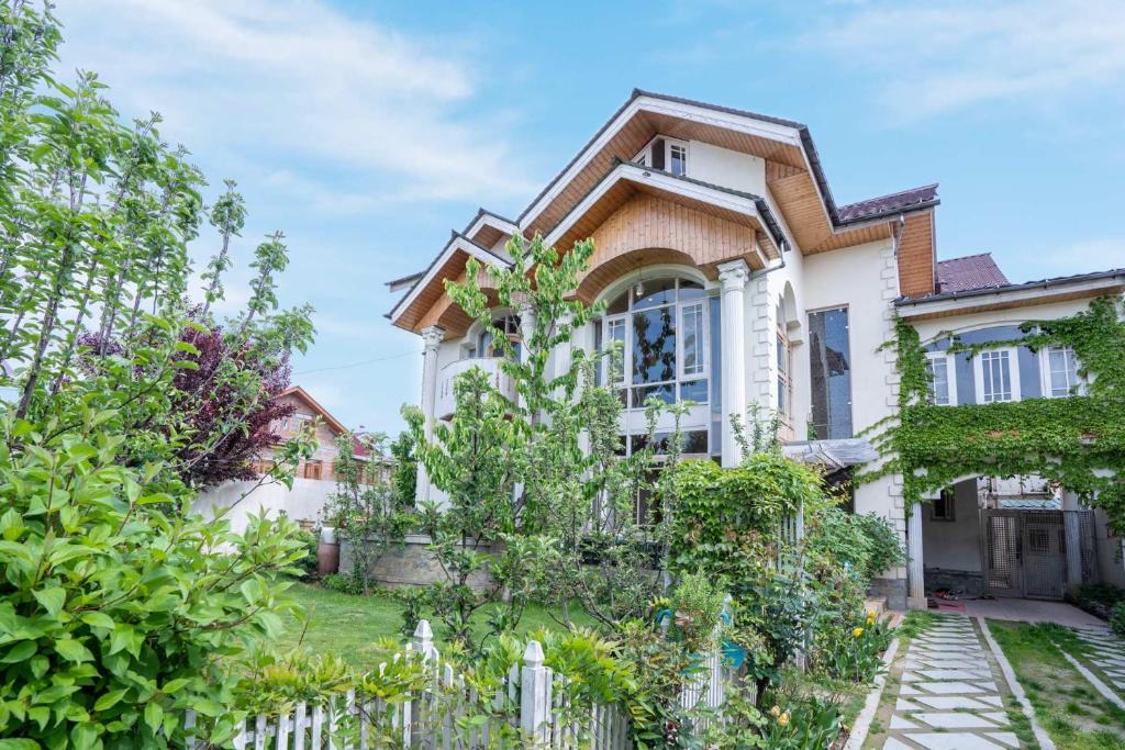 Srinagar Villa | Stay Vista at Ivy Manor