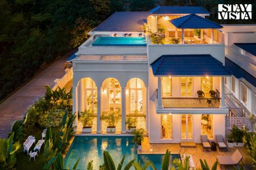 Siolim Villa | StayVista at Casa Armeh Premium Villa with Infinity Pool & Bathtub