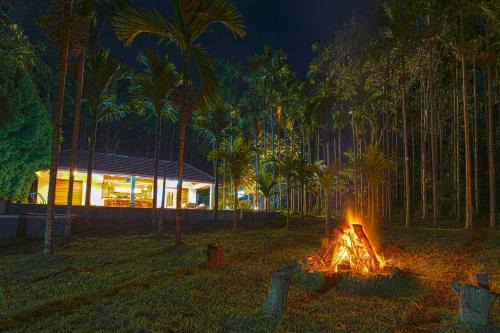 Madapura Villa | StayVista at Tall Silver with Infinity Pool & Breakfast -2BR