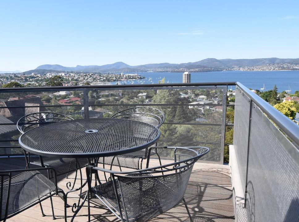 Sandy Bay Apartment | Studioat10