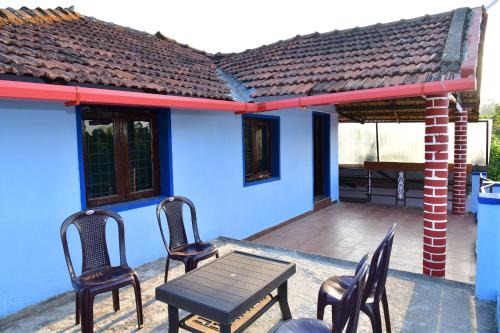 Mudigere House | SugarLeaf Homestay - Home Food & Near to Tourist Places