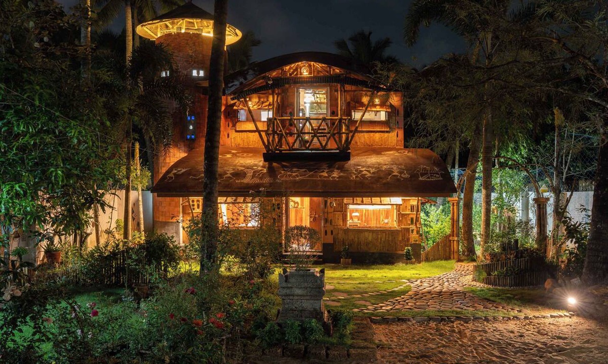 Chavakkad House | Sukumara Homestay Unique Eco Luxury Mud and Bamboo Beachfront Villa
